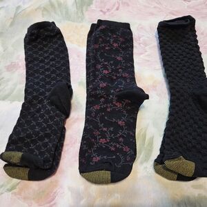 Gold Toe Women's Black Patterned Crew Socks with Gold Toe Accents - 3 Pack